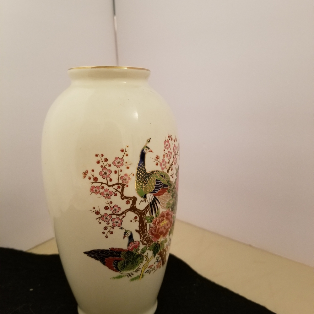 Elegant White Vase with Floral and Peacock Design - Picture 4 of 6